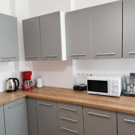 Hostel Tulip - Pokój 7 ze wspólną łazienką i kuchnią Szczecin Exterior foto
