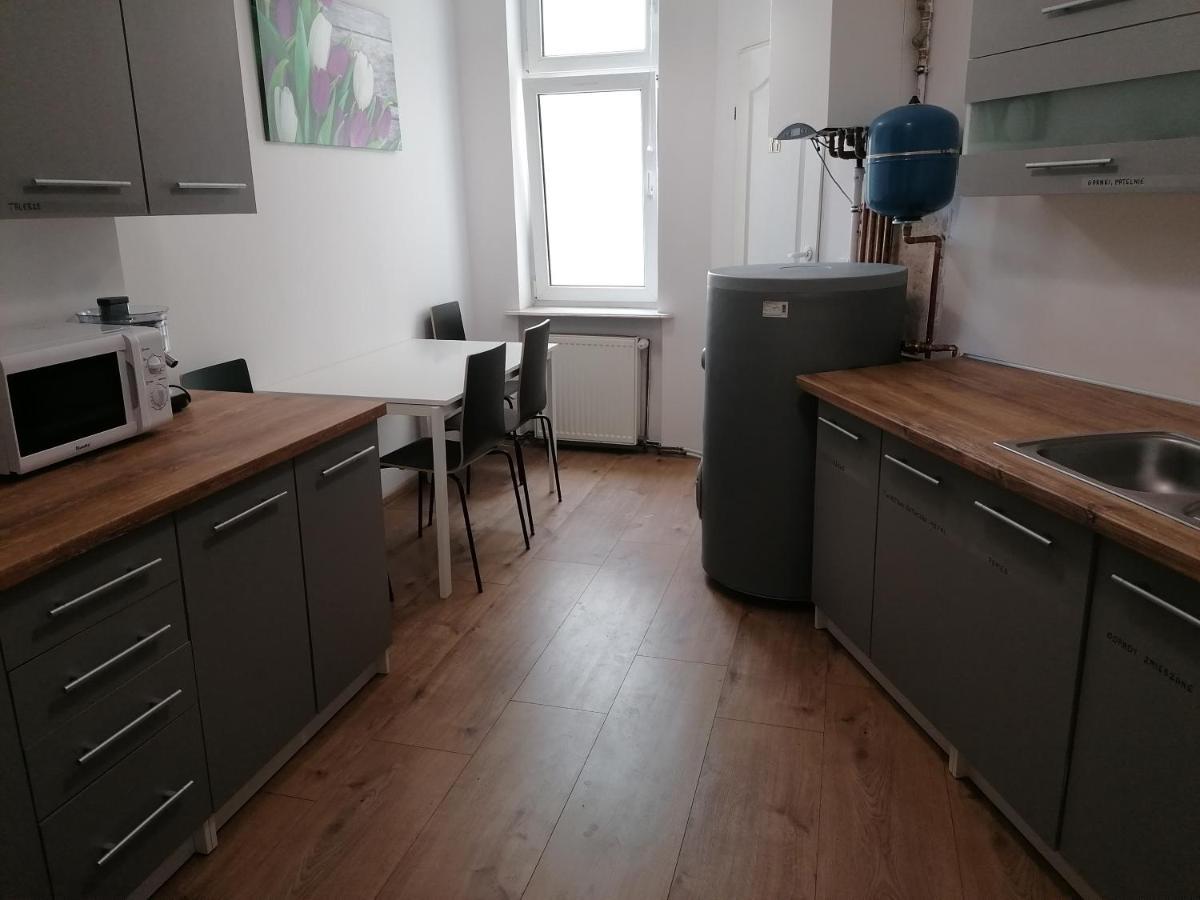 Hostel Tulip - Pokój 7 ze wspólną łazienką i kuchnią Szczecin Exterior foto